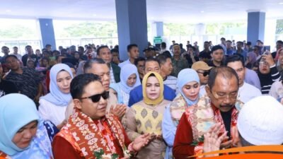 Bupati dan Wakil Bupati Bombana Disambut Meriah di Bandara Haluoleo