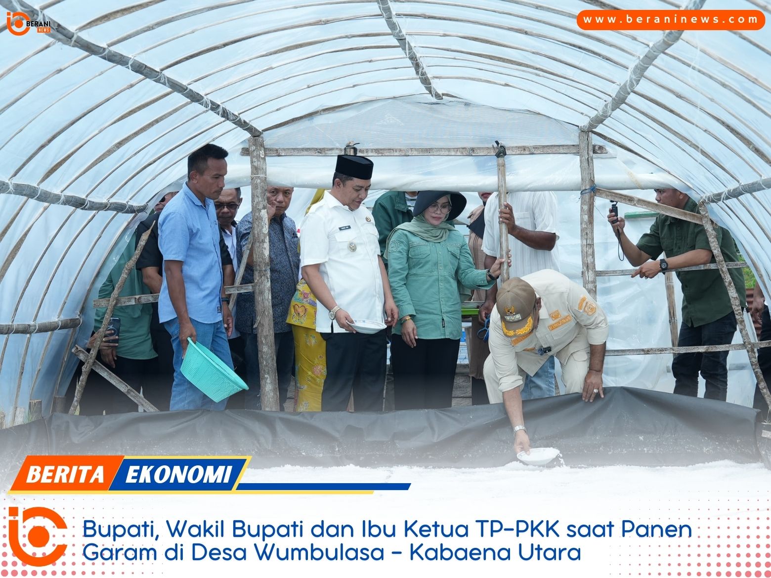 Bupati Bombana Panen Garam di Desa Wumbulasa 3