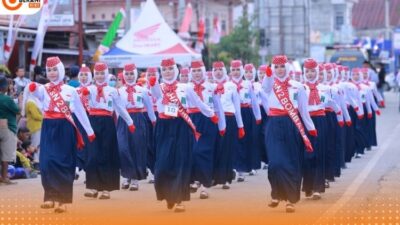 Meriah! Ribuan Peserta Gerak Jalan HUT RI ke-80 di Bombana, Bupati H. Burhanuddin Apresiasi Antusias Warga