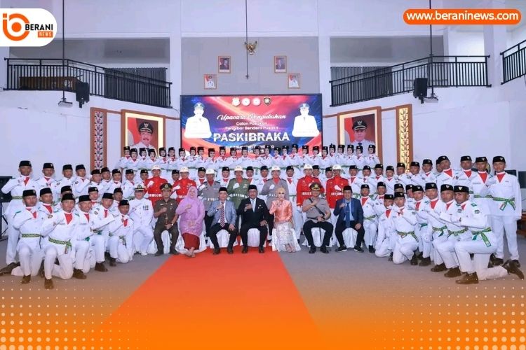 Momen Sakral! H. Burhanuddin Kukuhkan 74 Paskibraka Bombana, Titip Pesan Kebangsaan 2 Paskibraka