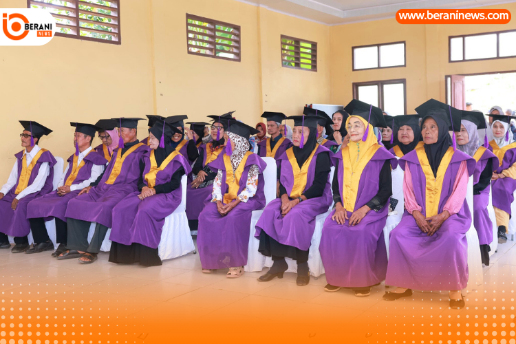 Bombana wisuda lansia 