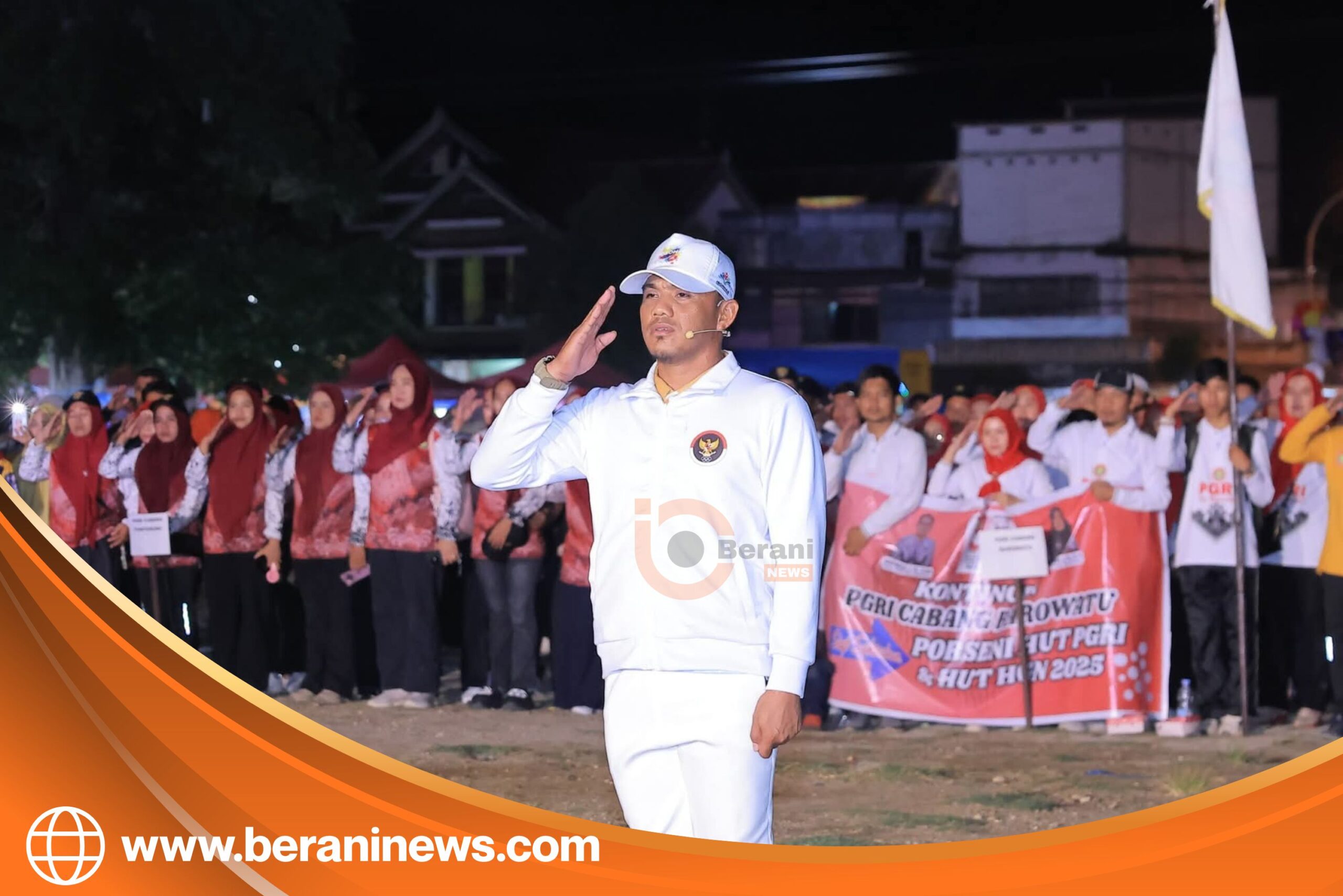 Porseni Bombana Dibuka Meriah, Ribuan Guru Padati Alun-Alun 7 Porseni Bombana