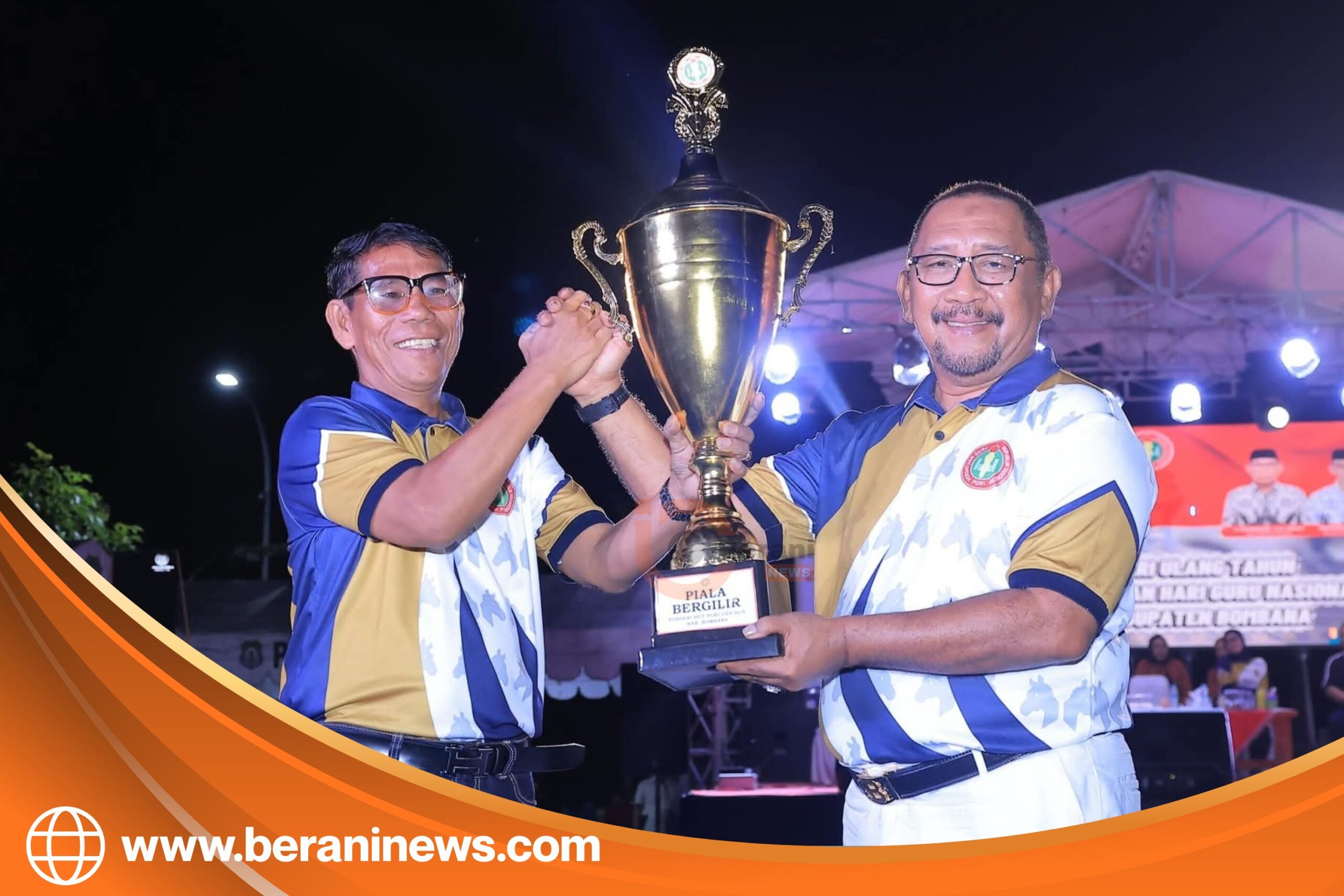 Porseni Bombana Dibuka Meriah, Ribuan Guru Padati Alun-Alun 5 Porseni Bombana