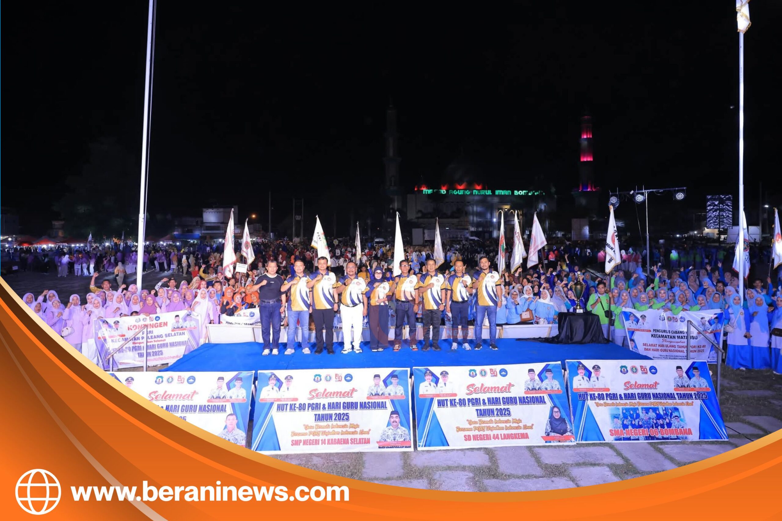 Porseni Bombana Dibuka Meriah, Ribuan Guru Padati Alun-Alun 1 Porseni Bombana