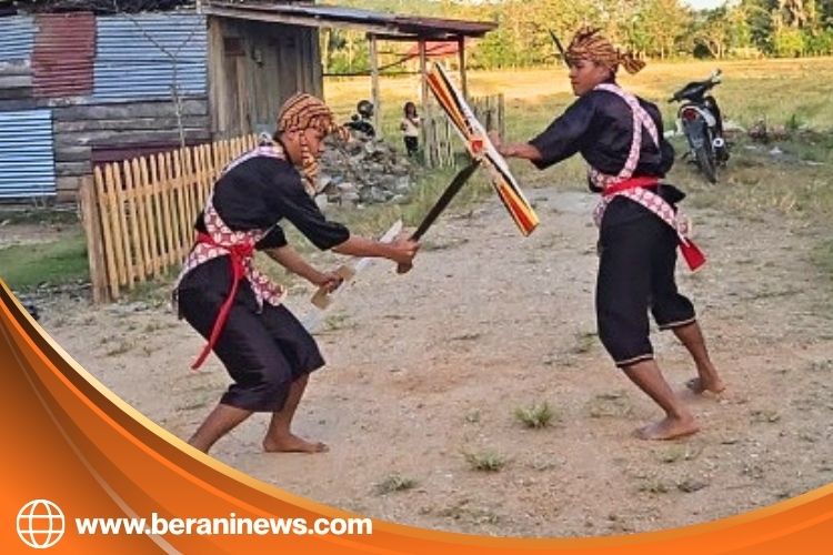 Warisan Budaya Bombana Tari Momaani