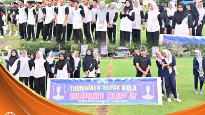Buka Turnamen Sepakbola Bupati Cup 2 Zona Poleang, Bupati: Sportivitas adalah Kehormatan