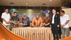 Bupati Bombana Teken MoU Hibah Aset BMR di Kabaena Utara