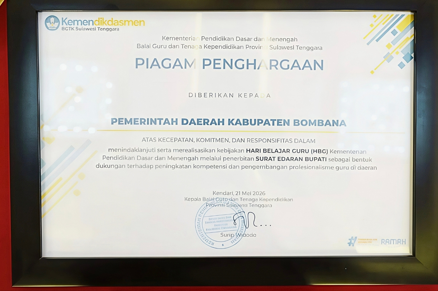 Kebijakan Bupati Bombana Antar Disdikbud Raih Penghargaan Nasional 4 Bupati Bombana, program Hari Belajar Guru, Disdikbud Bombana,