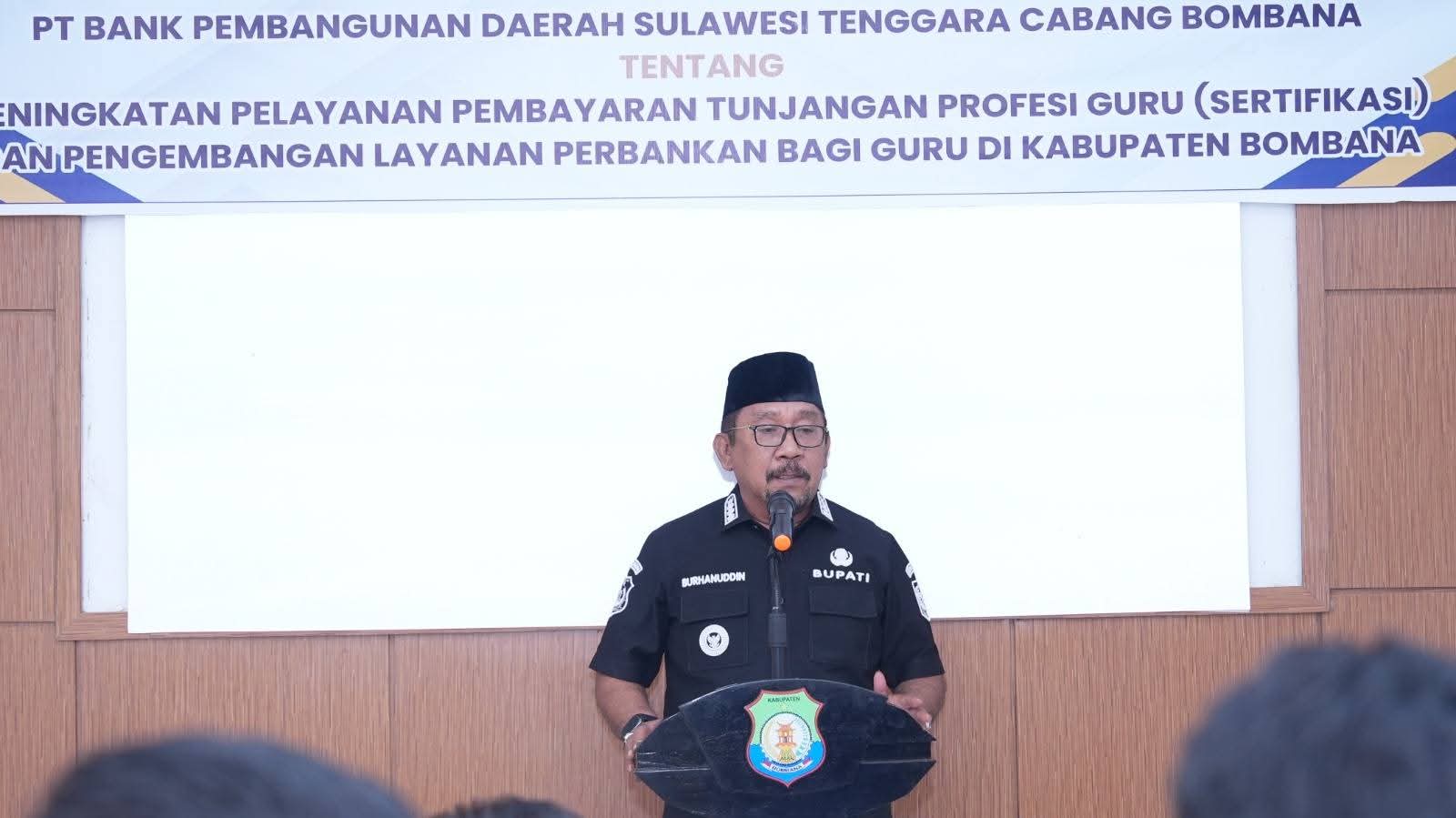 MoU Disdikbud-Bank Sultra Permudah Pembayaran Sertifikasi Guru di Bombana 7 MoU Disdikbud Bank Sultra Bombana