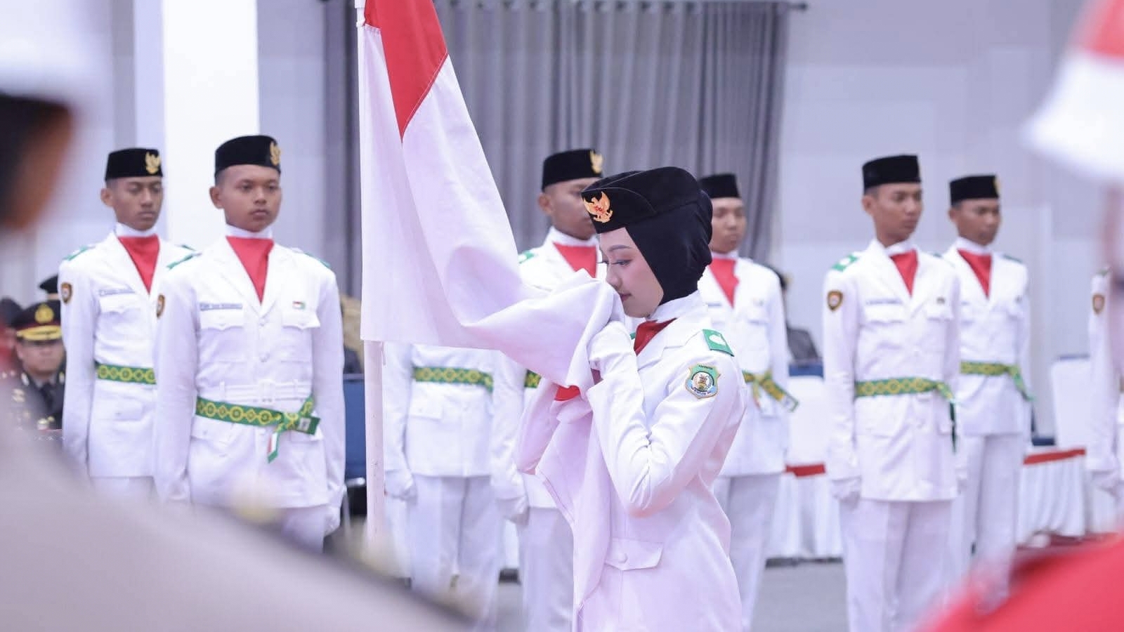Bupati Bombana mengukuhkan 52 anggota Paskibraka Bombana